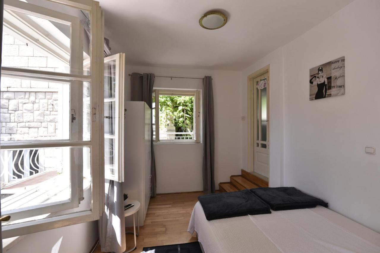 Apartment The Dream On *